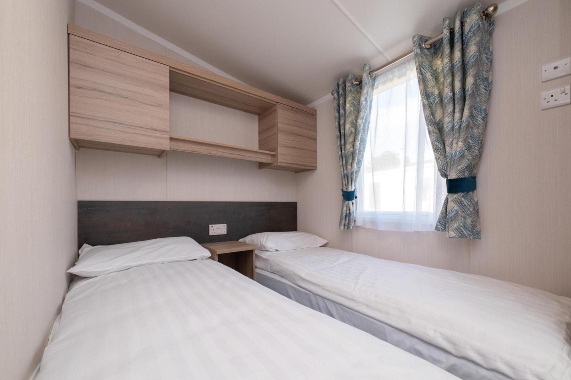 Tencreek Holiday Park Лу Екстериор снимка